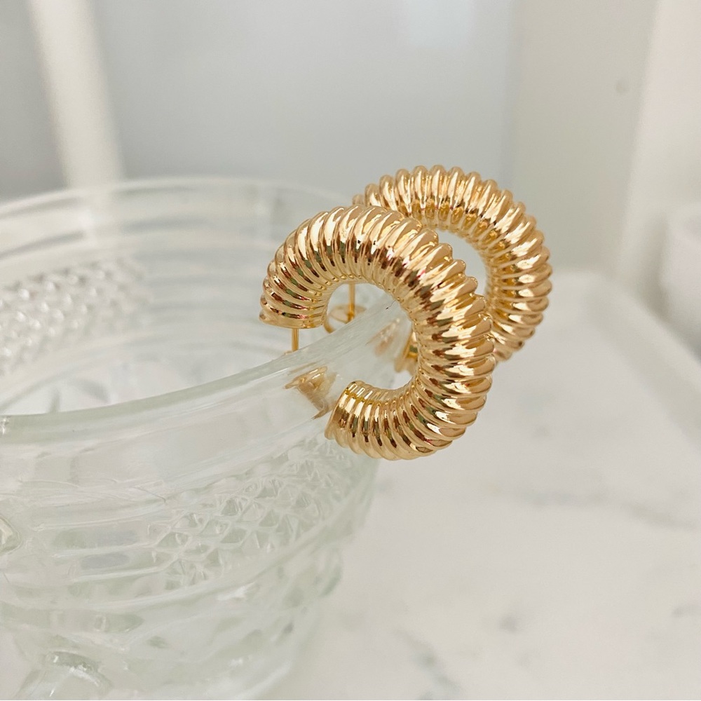 Twisted Hoops - Picture 10 of 10